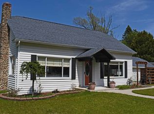 400 Bridge St, East Tawas, MI 48730