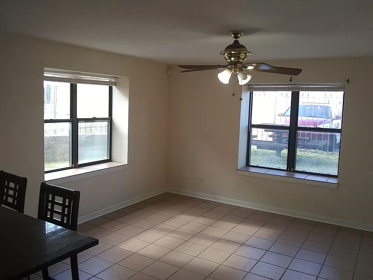 1312 S Quaker Ave #9 — Photo 4