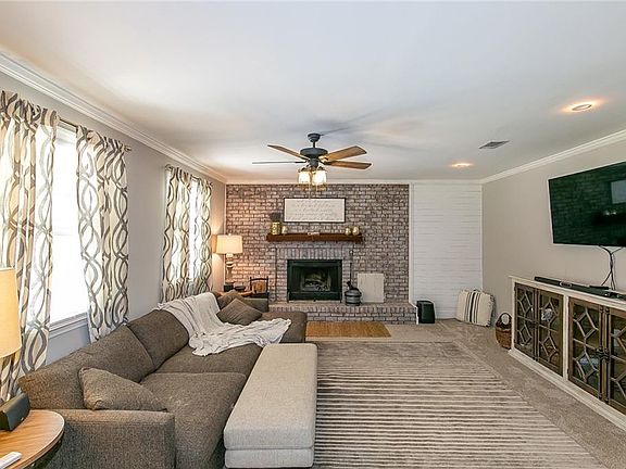 4th image of 2728 Sunny Ln SE