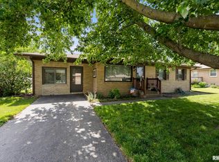 410 4th St W, Andalusia, IL