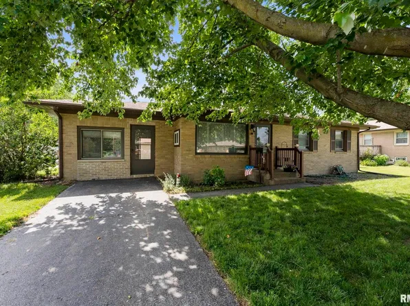 410 4th St W, Andalusia, IL 61232