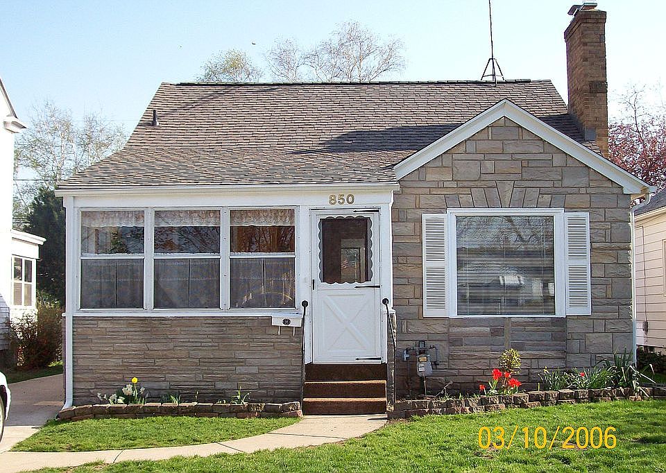 1st image of 850 Lake Michigan Dr NW