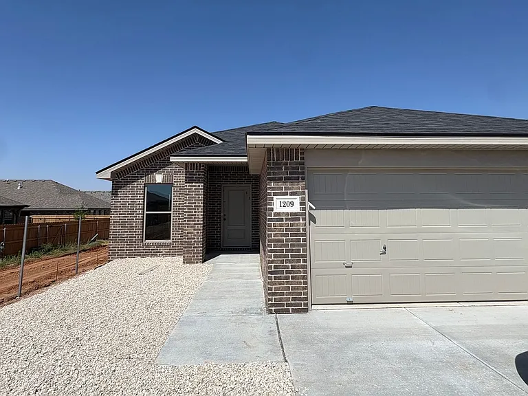 1209 Cottonwood Ave — Photo 1
