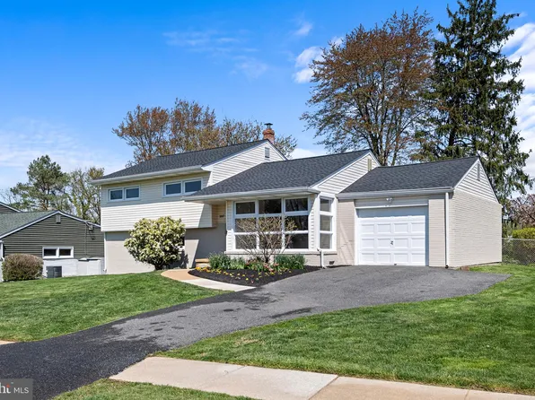 1007 S Hilton Rd, Wilmington, DE 19803