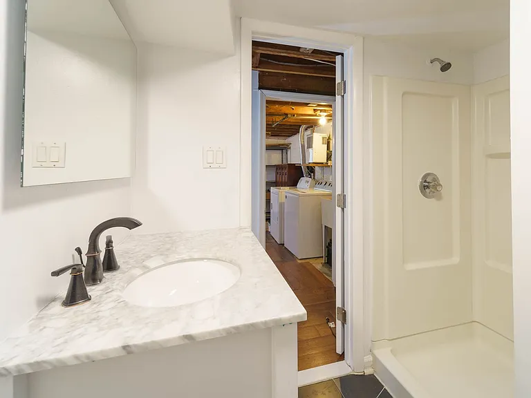4400 Garrett Park Rd — Photo 16