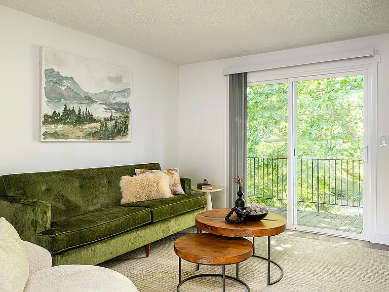 Westwood Green Apartments — Photo 20