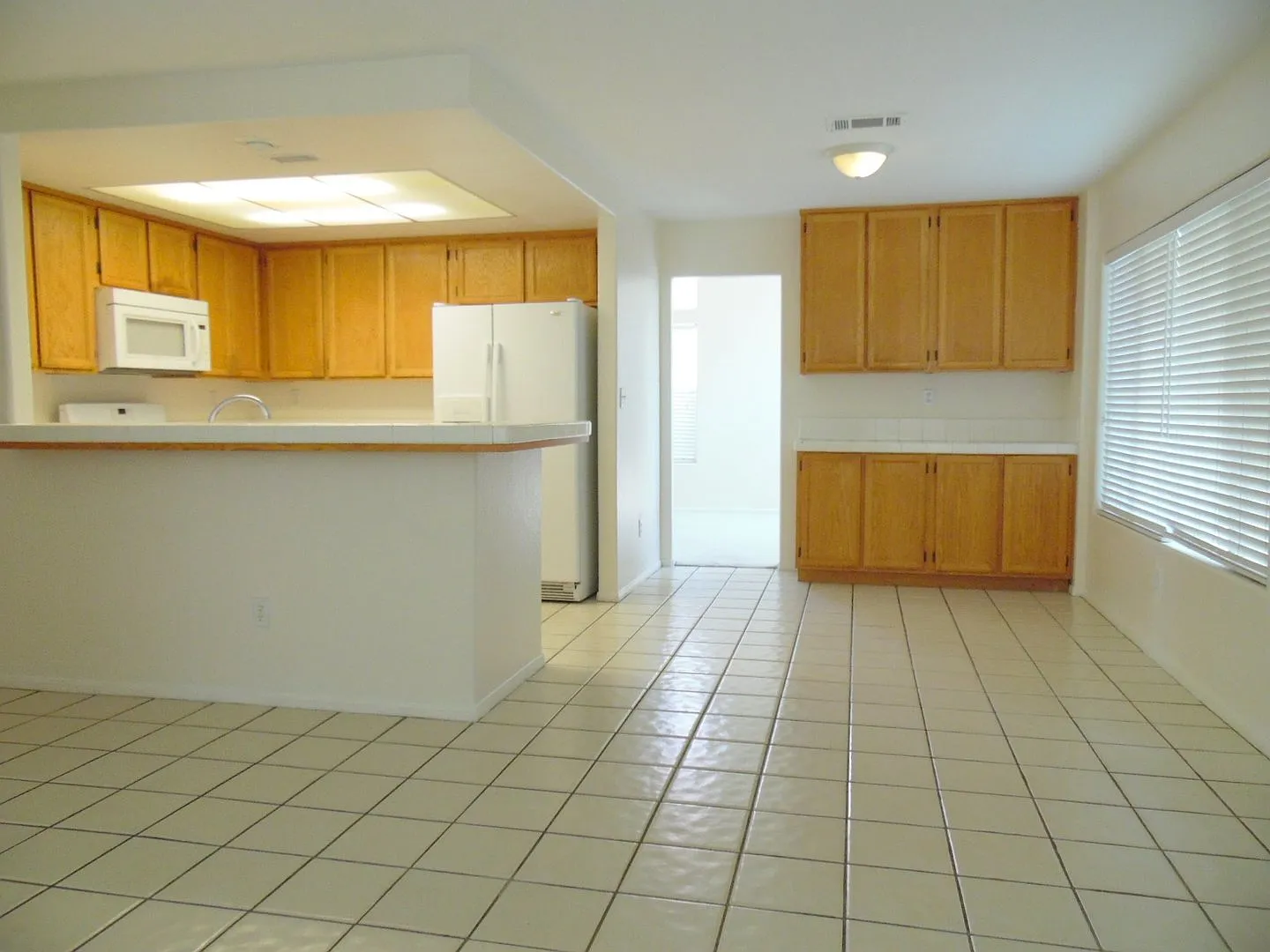 Desert Shores - 4 bedroom — Photo 2