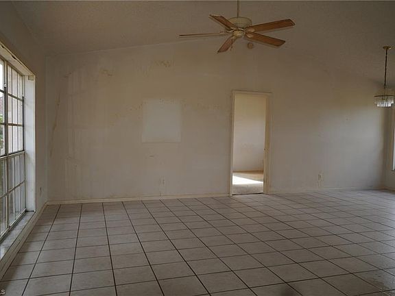 3rd image of 2207 NE 3rd Ter