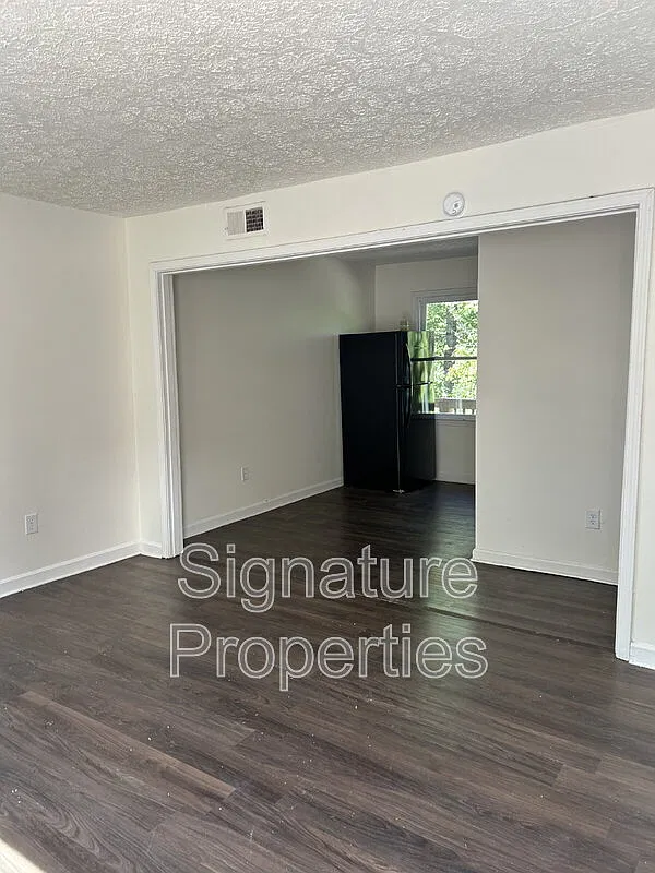 2 bed, 1.5 bath, $875 — Photo 3