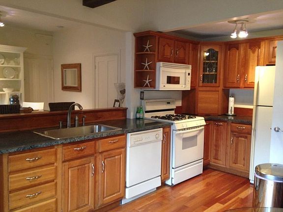 4th image of 54 Prospect St