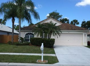 1907 Oak Berry Cir, Wellington, FL 33414
