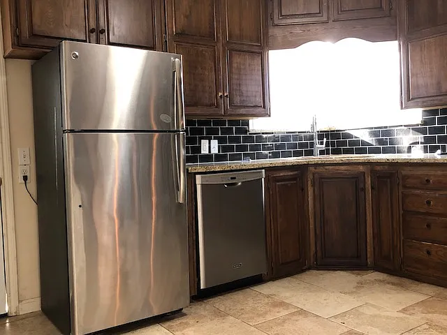1524 E 41st St S — Photo 7