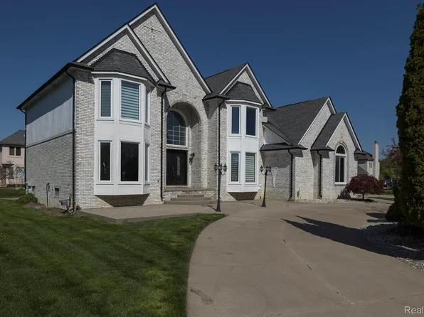 43211 Coralbean Ct, Sterling Heights, MI 48314