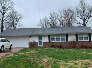 707 Connie Ln, Ballwin, MO 63021