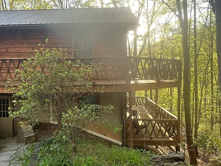 240 Rose Ln — Photo 12