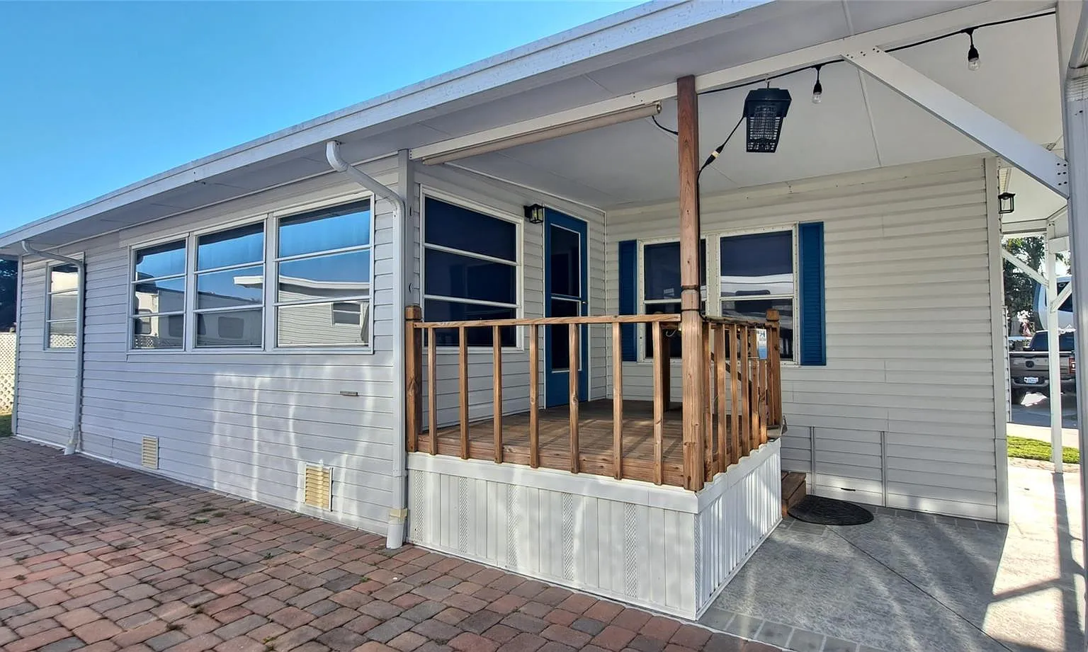 2 bed, 1.0 bath, 835 sqft, $1,400 — Photo 2