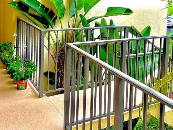 1561 Windorah Way #F, West Palm Beach, FL 33411