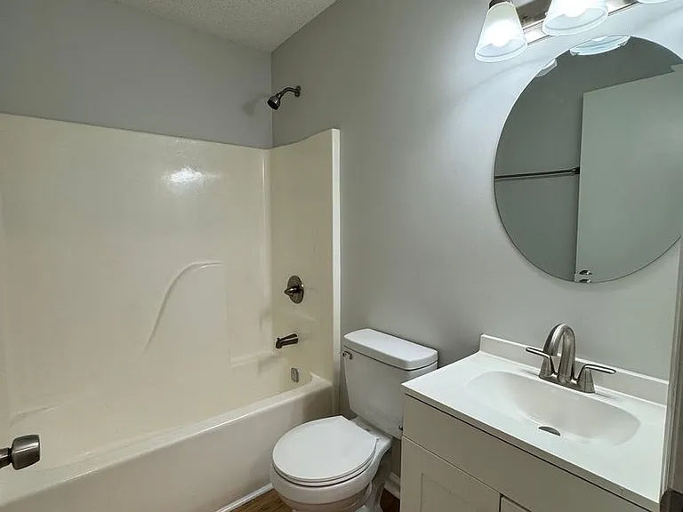 Mosby Townhouses - G — Photo 9
