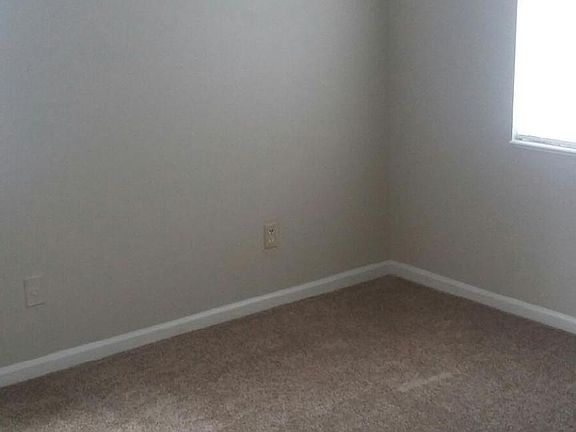 4th image of 3002 Kingston Cir