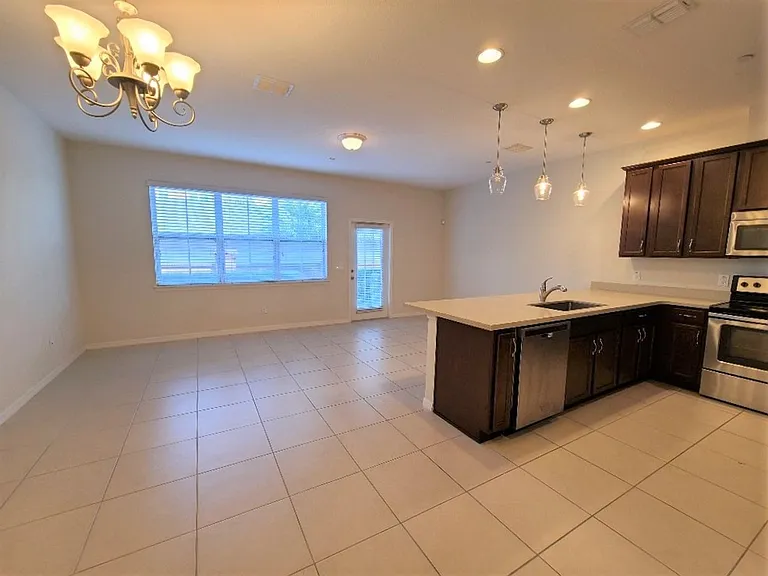 1039 Taramundi Dr — Photo 2