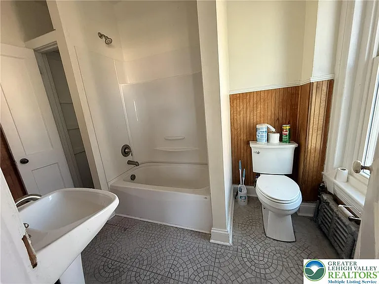 204 N 9th St #2 — Photo 3