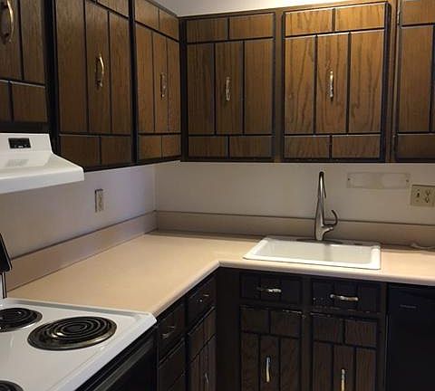 3rd image of 551 N Pearl St APT 206