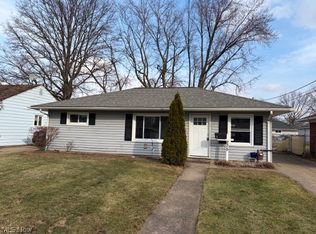 275 Lynne Dr, Sheffield Lake, OH 44054