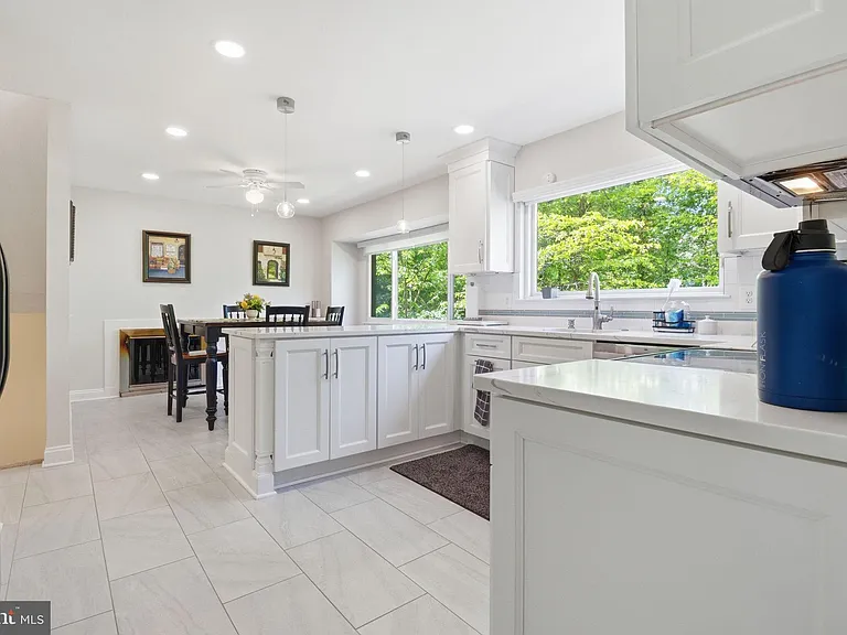 1509 Farsta Ct — Photo 7