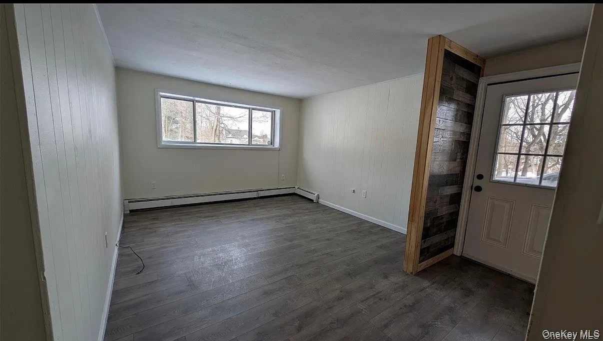 2 bed, 1.0 bath, 2447 sqft, $2,300 — Photo 2