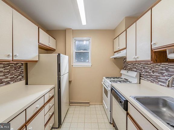 4th image of 4411 Falls Bridge Dr Unit C