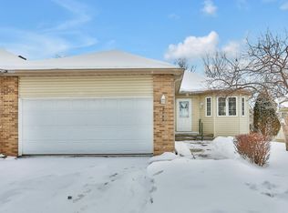 7123 48th St N, Oakdale, MN 55128