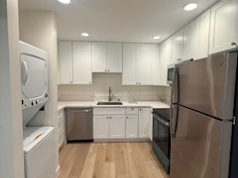 4525 Rainier Ave — Photo 25