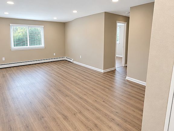 3rd image of 75AC4 Avonwood Rd #C4
