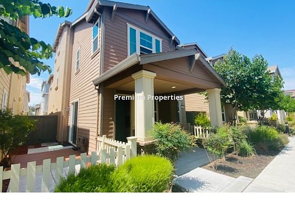 2nd image of 312 N Park Ct
