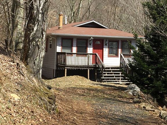 5th image of 56 Laure Ln