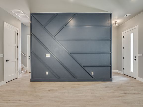 3rd image of 2619 Crescent Ave