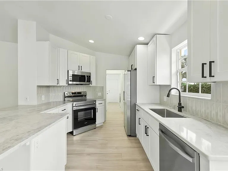 28050 Boccaccio Way — Photo 6