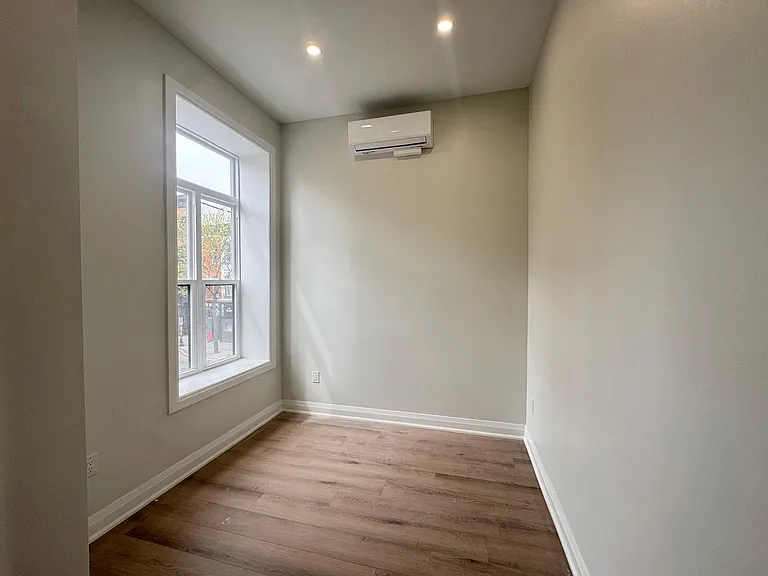 208 King St E #1 — Photo 7
