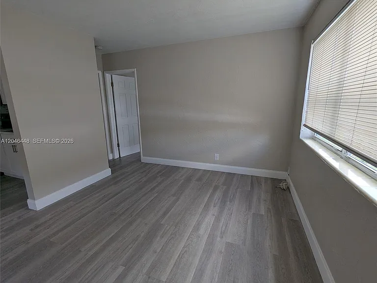 2300 Douglas St #1 — Photo 9