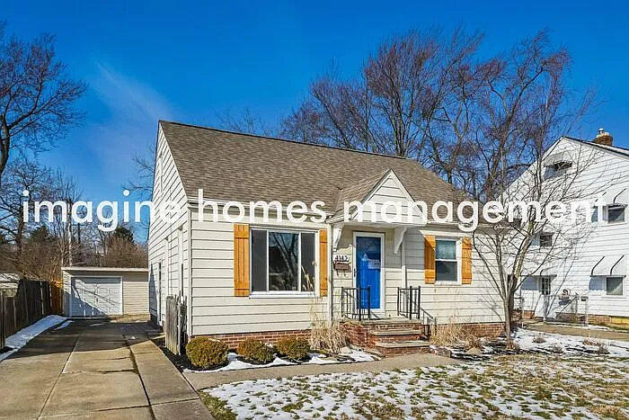 4142 W 210th St — Photo 2