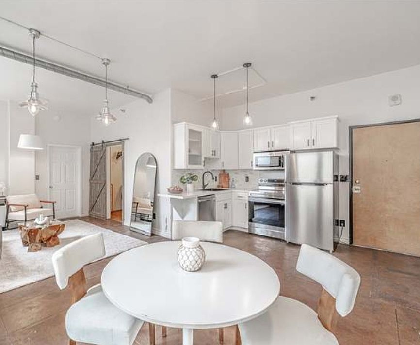 1st image of 215 W 7th St APT 612