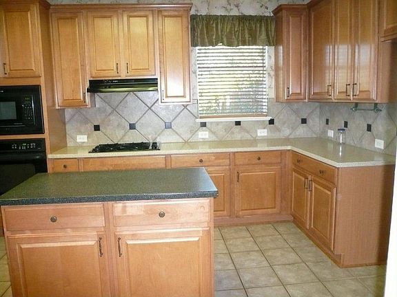 4th image of 2113 Southernwood Ct