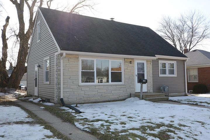 1st image of 1319 Mackinac Ave