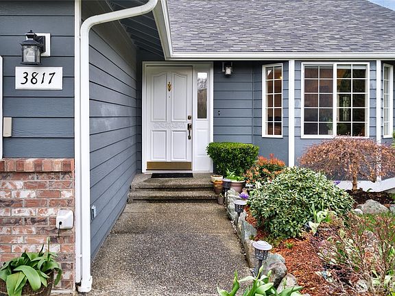 3rd image of 3817 Moody Court
