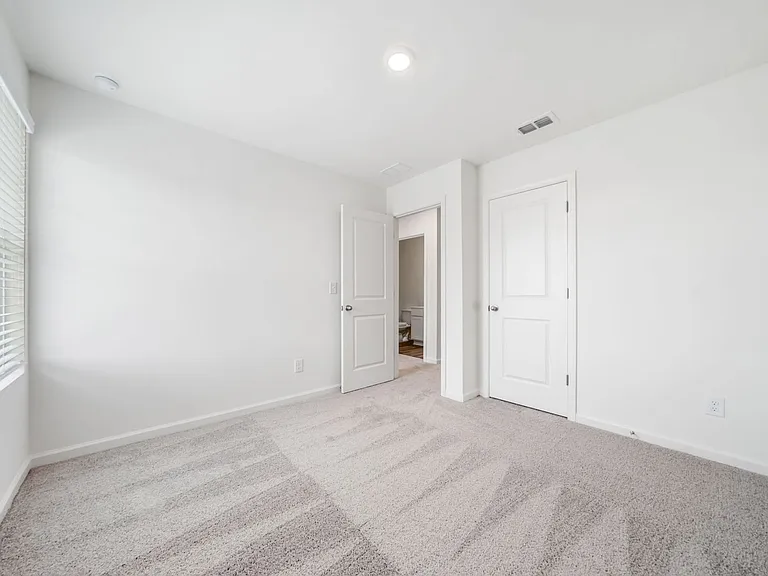 602 Jervis Way — Photo 31