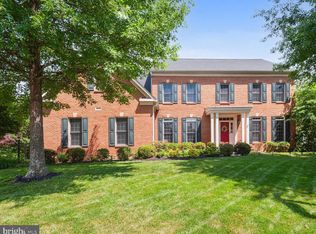 25774 Mayville Ct, Chantilly, VA 20152