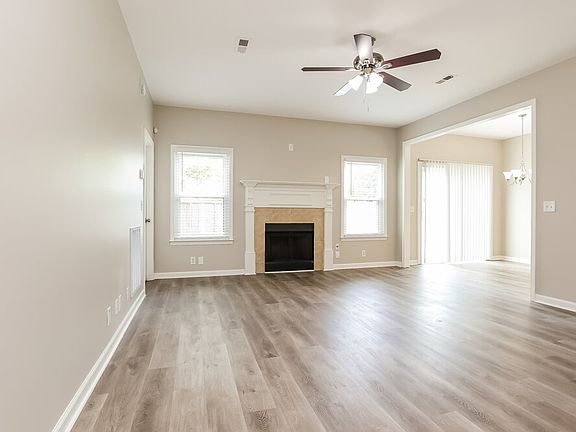 3rd image of 903 Bexley Dr