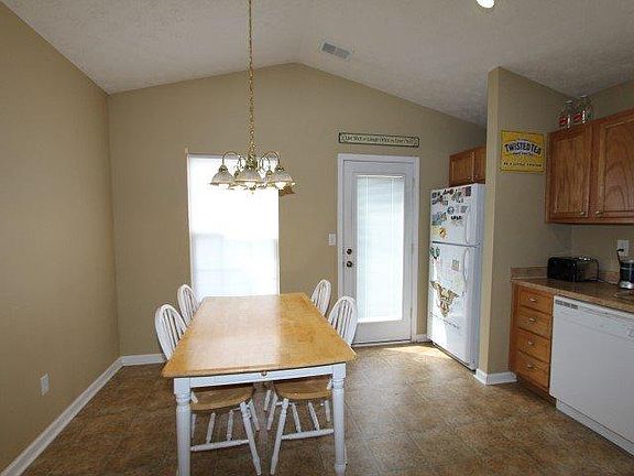 5th image of 1029 Alexandria Dr