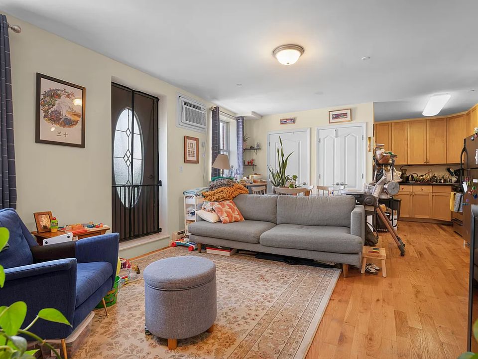 1st image of 567 Warren St #Penthouse 5