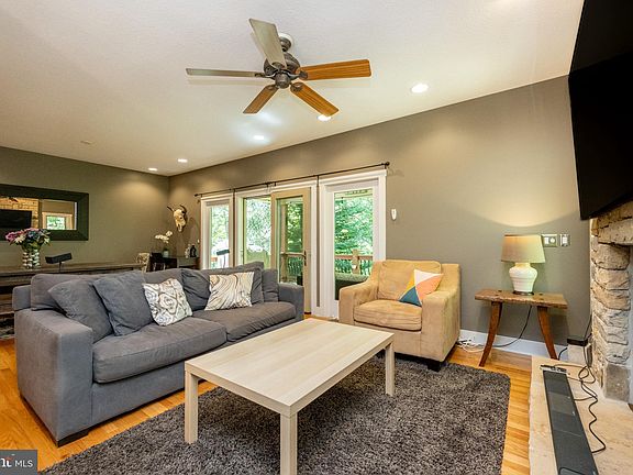 3rd image of 8 Winding Trail Ln #1B